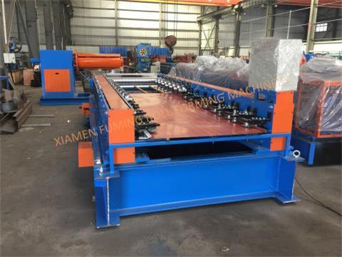 YX8-1000/1100 Sandwich Panel