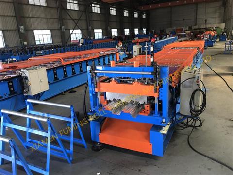 YX70-311-622 Decking Machine